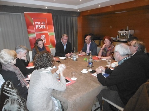 clip_normal-Reunin-Javier-Lasarte-y-Julia-iberal-con-representantes-de-UGT-Reunin-Javier-Lasarte-y-Julia-iberal-con-representantes-de-UGT-563c79355396f