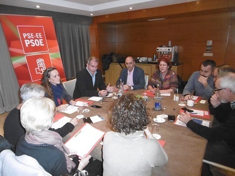 clip_normal-Reunin-Javier-Lasarte-y-Julia-iberal-con-representantes-de-UGT-Reunin-Javier-Lasarte-y-Julia-iberal-con-representantes-de-UGT-563c7935a4ca5